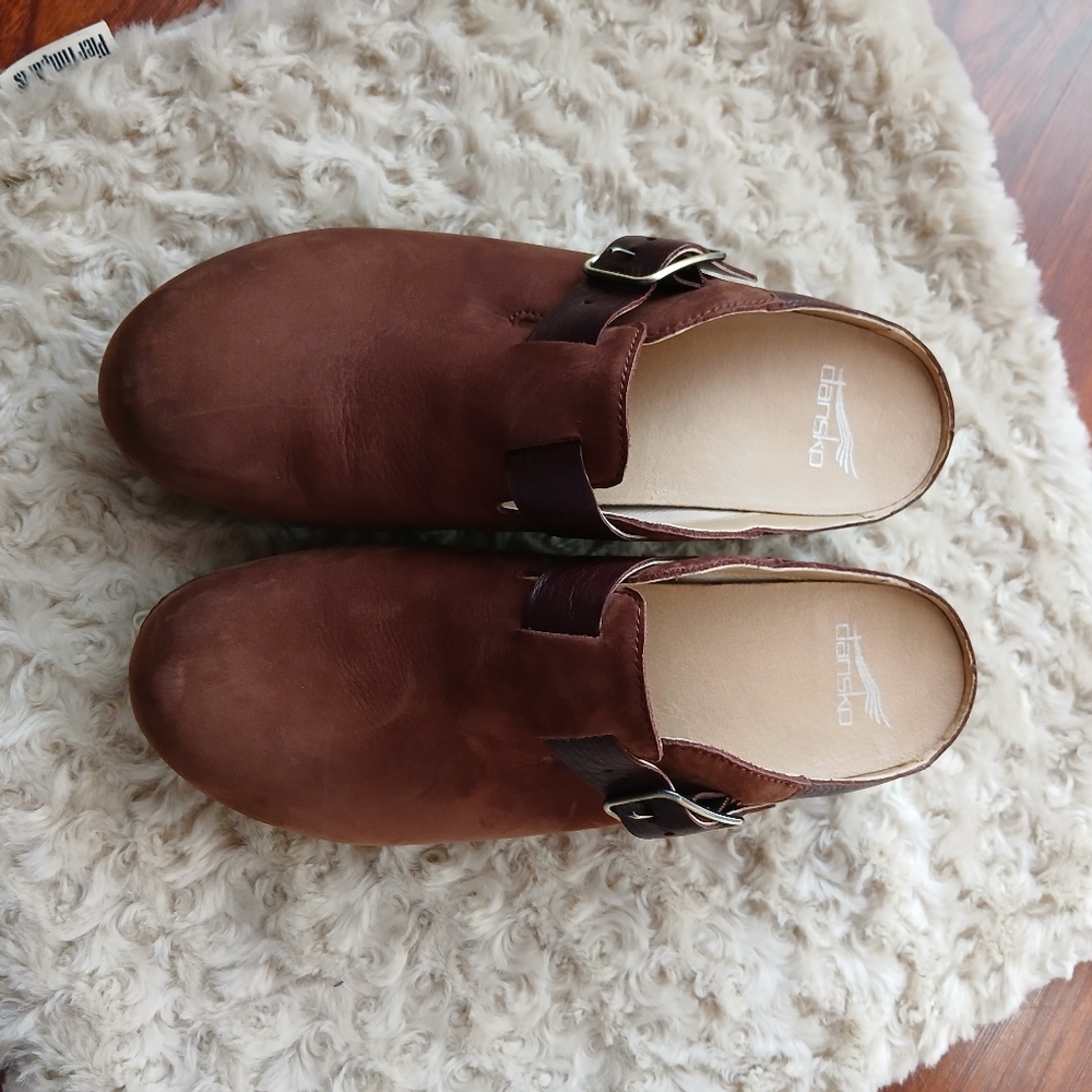🏷 Dansko Women's CAIA Buckled Leather Wedge Clog Shoe - Picture 15 of 15